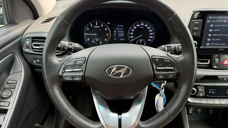 HYUNDAI i30 -