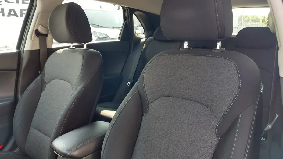 HYUNDAI i30 -