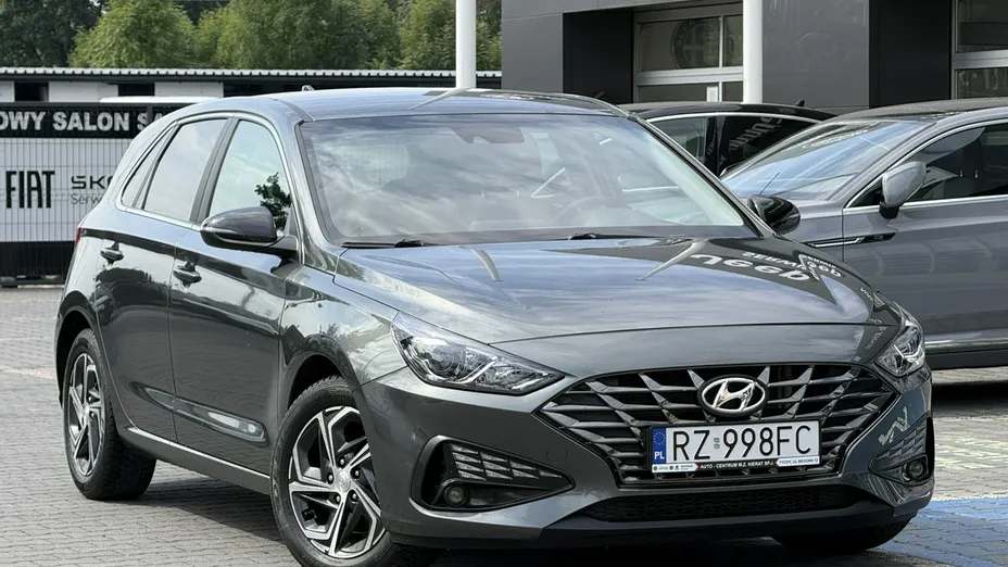HYUNDAI i30 -