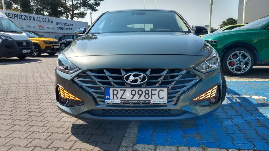HYUNDAI i30 -