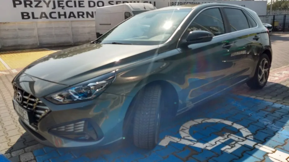 HYUNDAI i30 -
