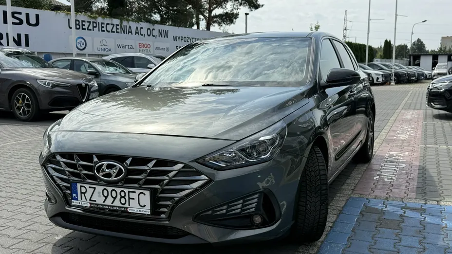 HYUNDAI i30 -
