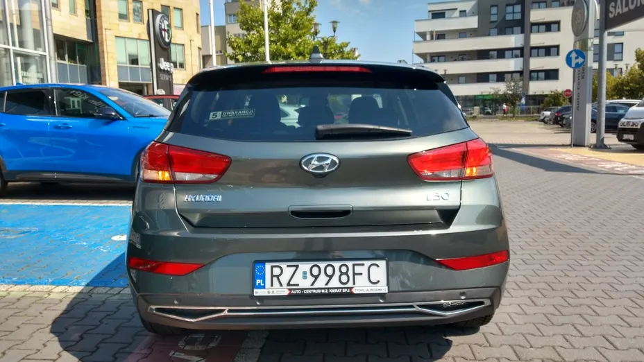HYUNDAI i30 -