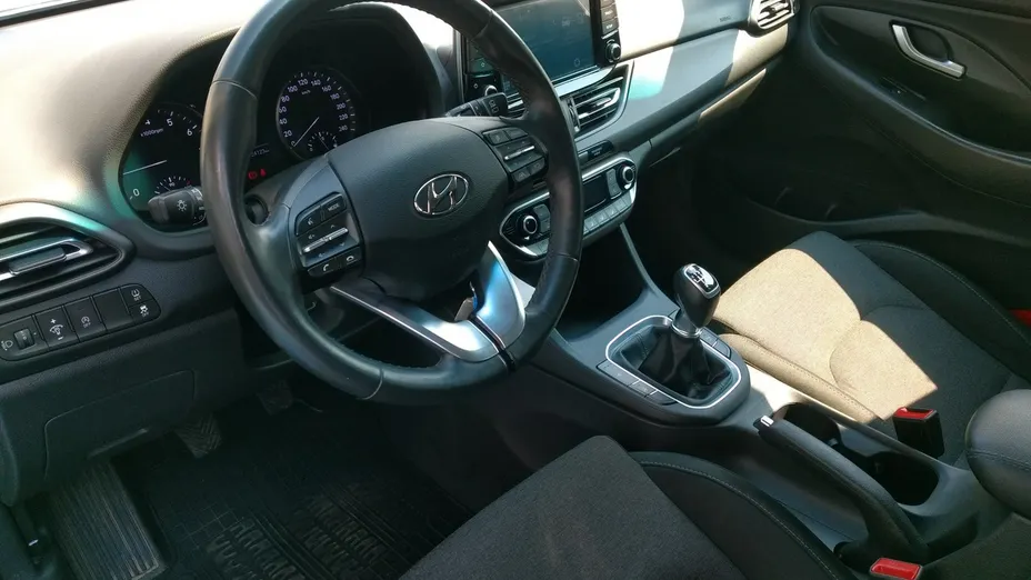 HYUNDAI i30 -