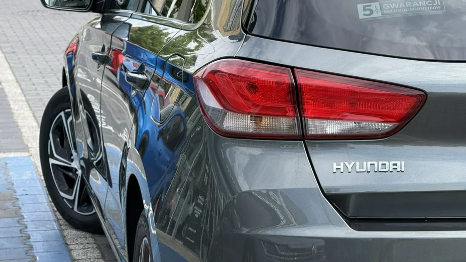 HYUNDAI i30 -