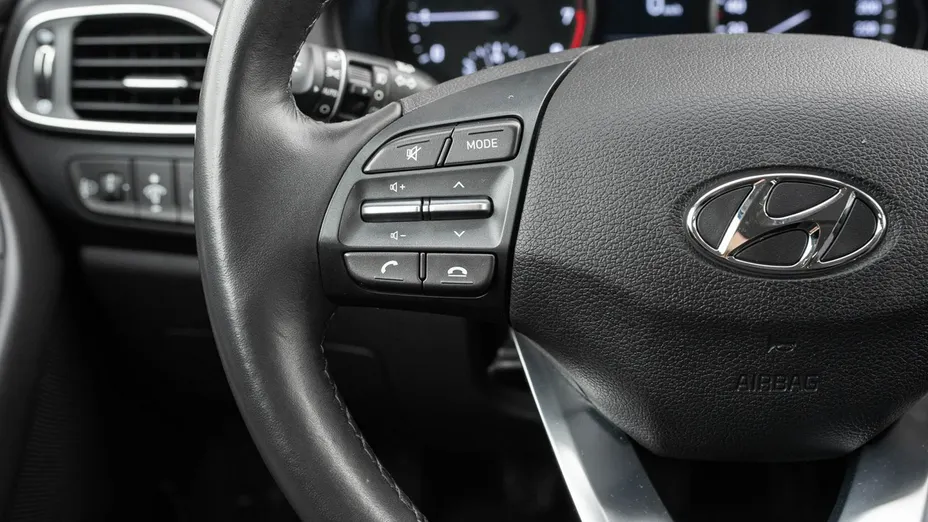 HYUNDAI i30 -