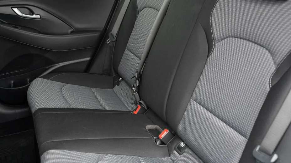 HYUNDAI i30 -
