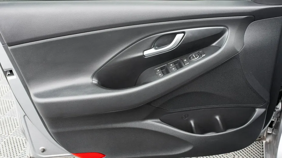 HYUNDAI i30 -