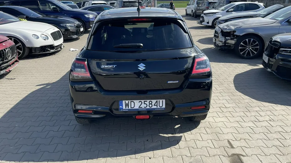 SUZUKI Swift -