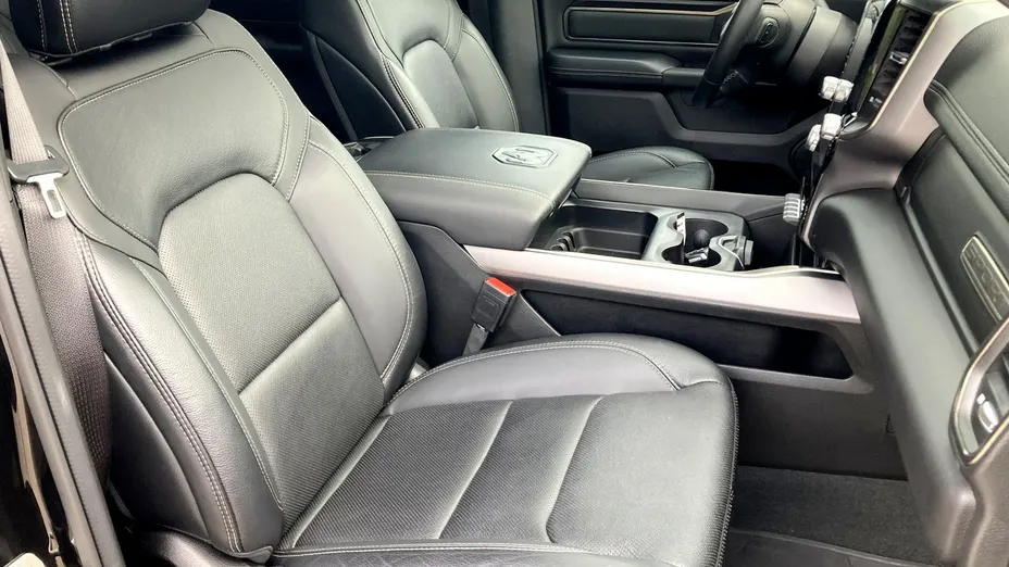 RAM 1500 -