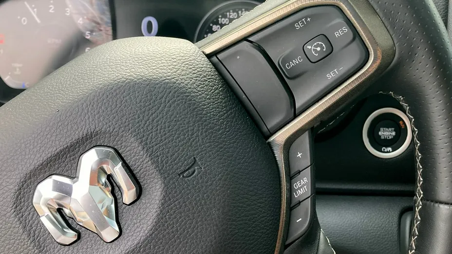 RAM 1500 -