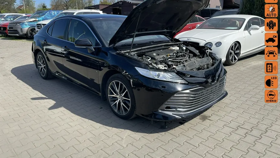 TOYOTA Camry -
