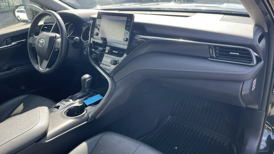 TOYOTA Camry -