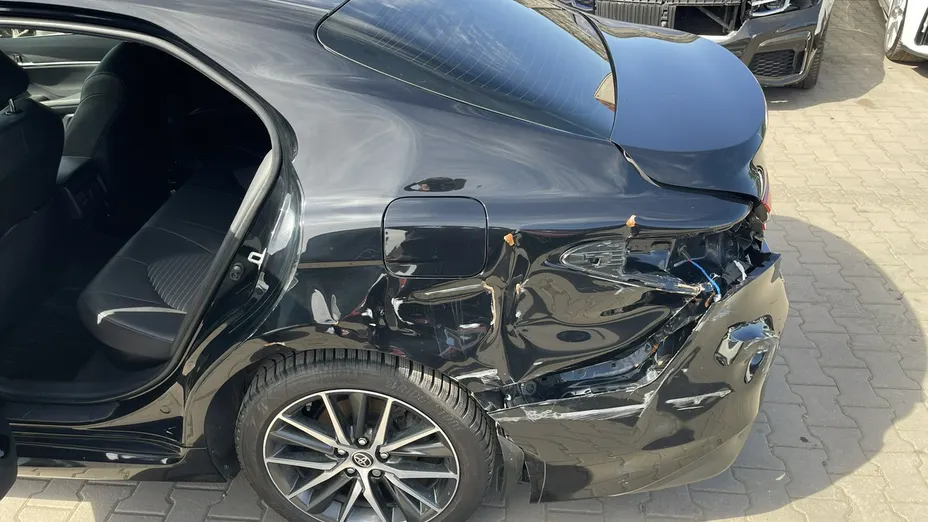 TOYOTA Camry -