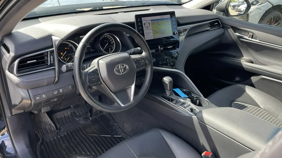 TOYOTA Camry -