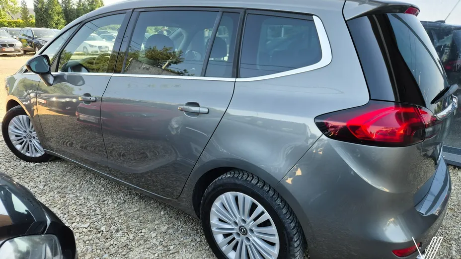 OPEL Zafira -