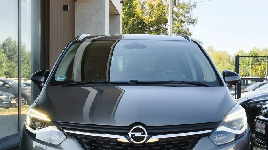 OPEL Zafira -