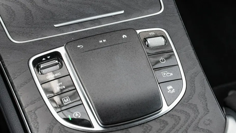 MERCEDES-BENZ GLC -