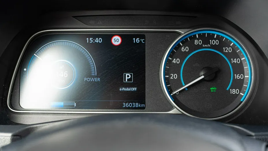 NISSAN Leaf -