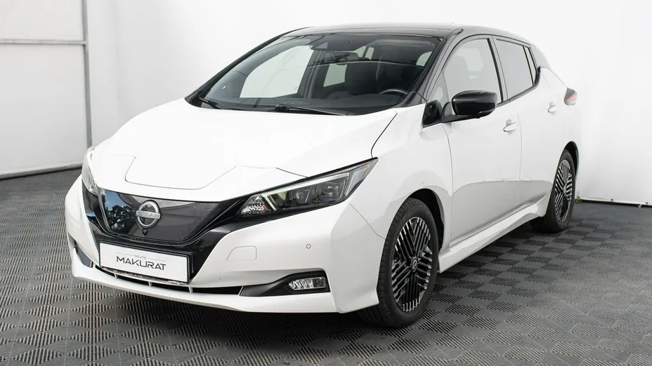 NISSAN Leaf -