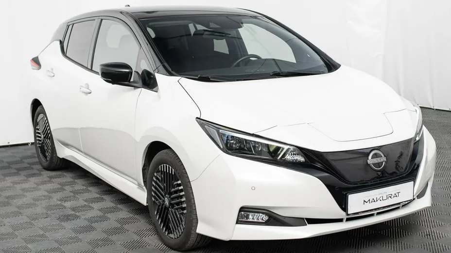 NISSAN Leaf -