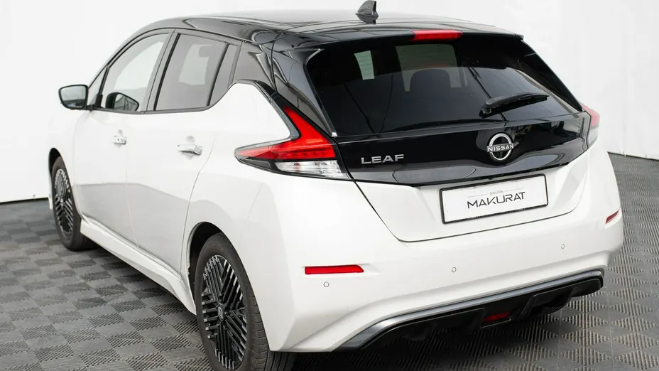 NISSAN Leaf -