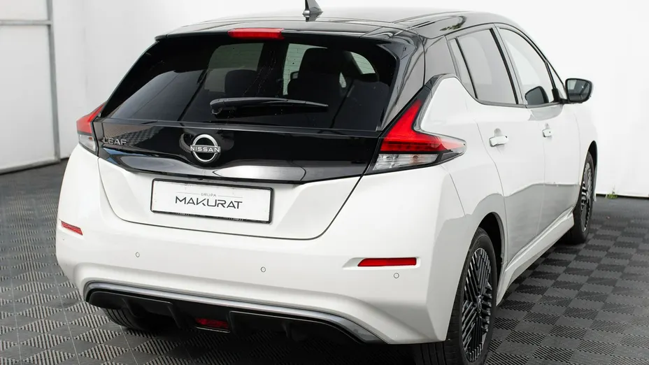 NISSAN Leaf -