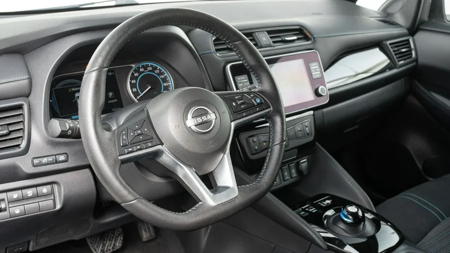NISSAN Leaf -