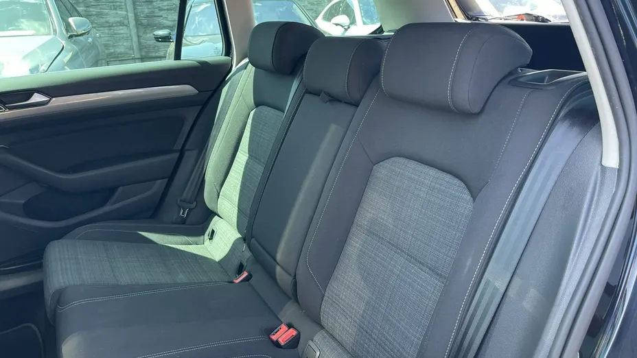 VOLKSWAGEN Passat -