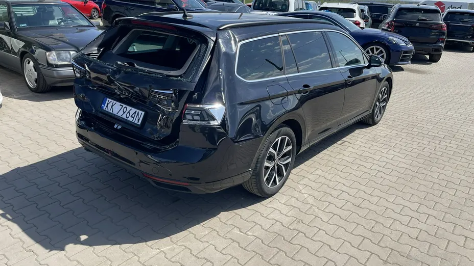 VOLKSWAGEN Passat -