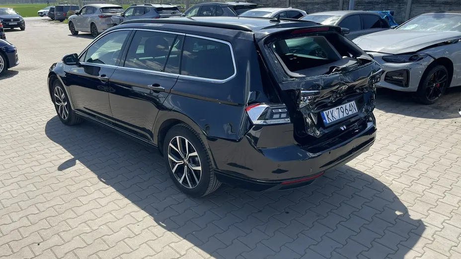 VOLKSWAGEN Passat -