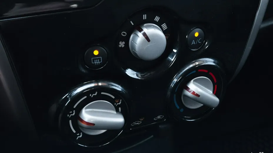 NISSAN Note -