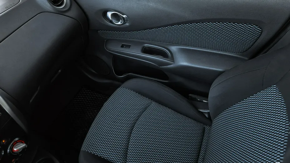 NISSAN Note -