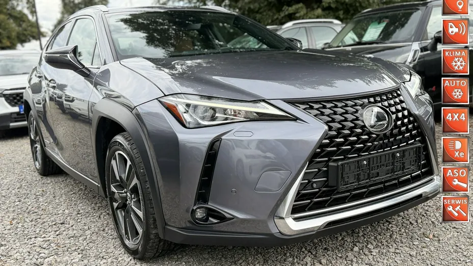 LEXUS UX -