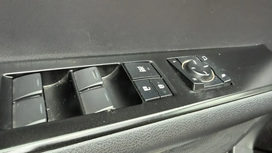 LEXUS UX -