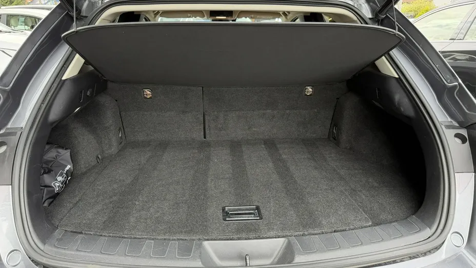 LEXUS UX -