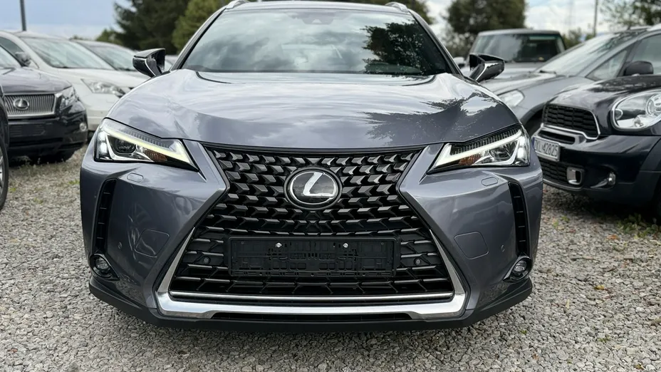 LEXUS UX -