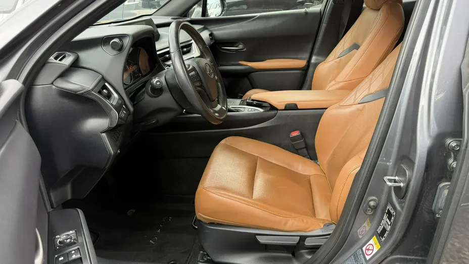 LEXUS UX -