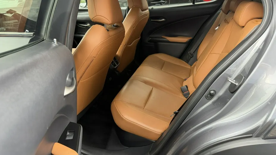 LEXUS UX -