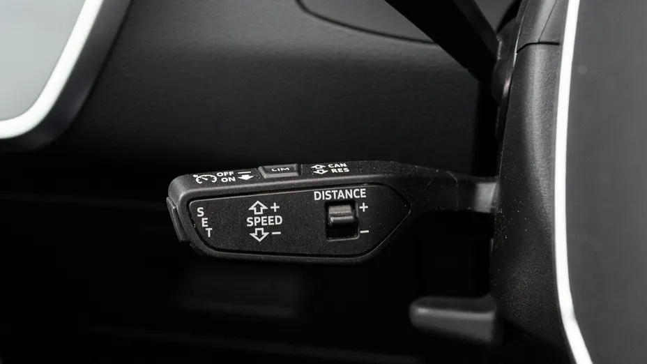 AUDI A6 -