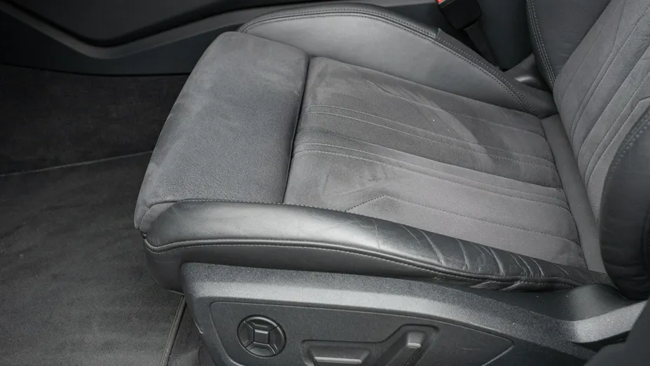 AUDI A6 -