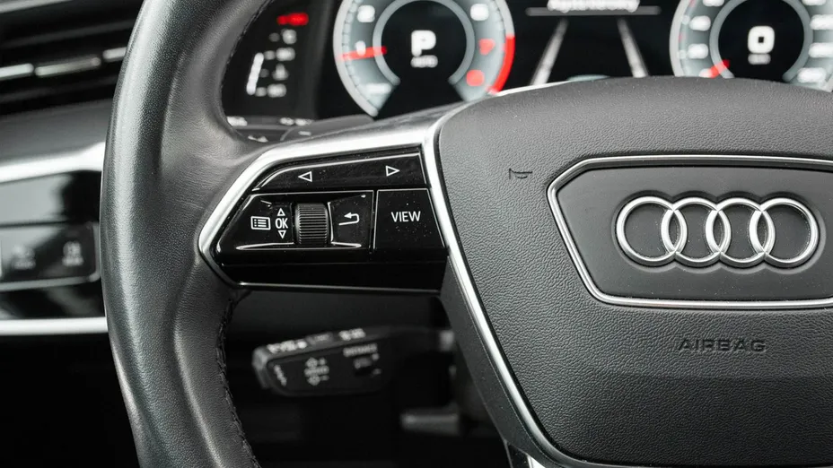 AUDI A6 -