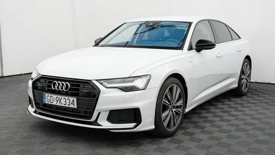 AUDI A6 -