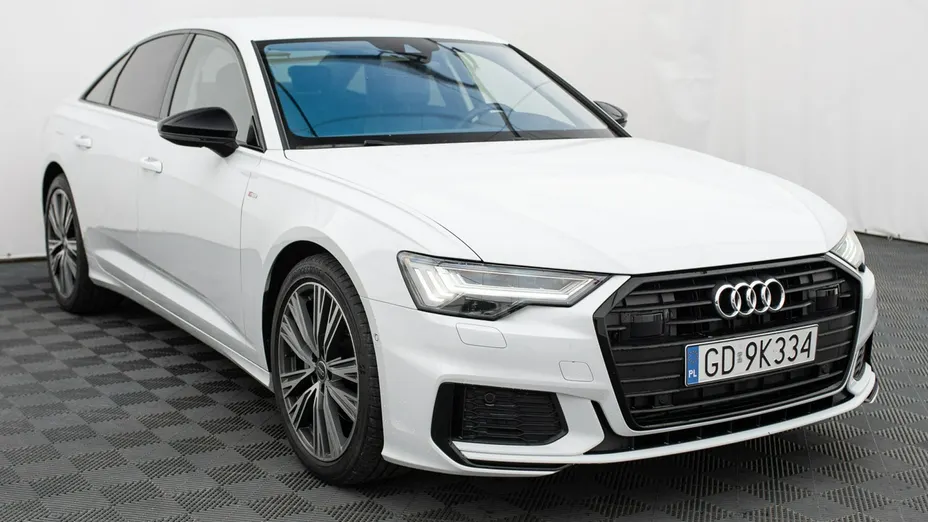 AUDI A6 -