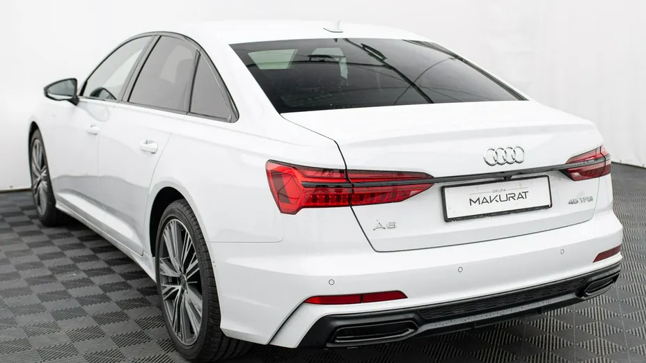 AUDI A6 -