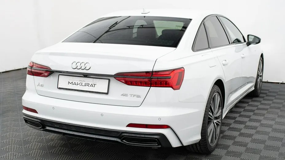 AUDI A6 -