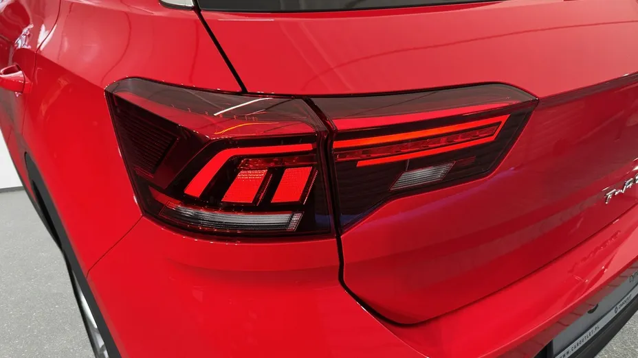 VOLKSWAGEN T-ROC -