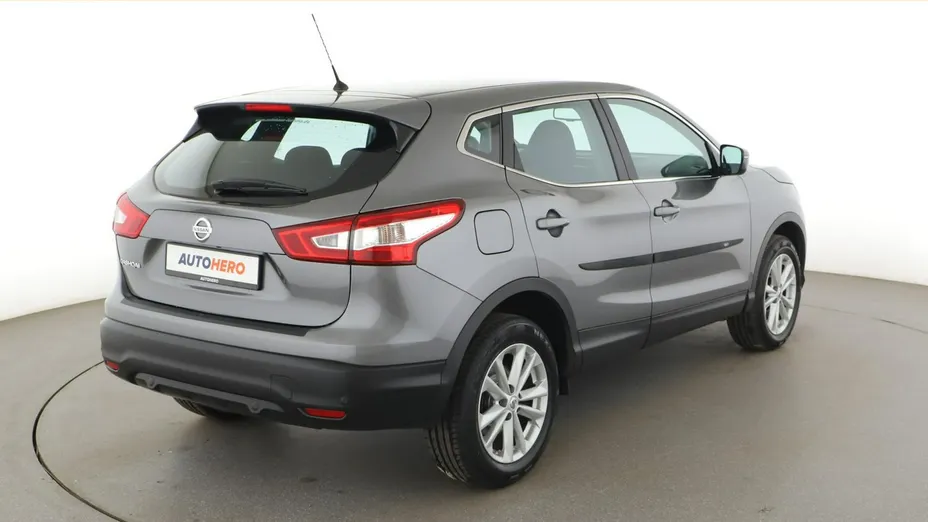 NISSAN Qashqai -