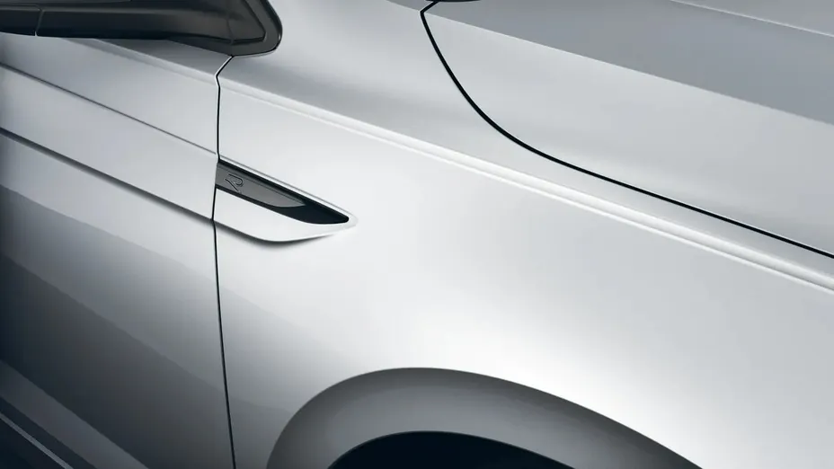 VOLKSWAGEN Polo -