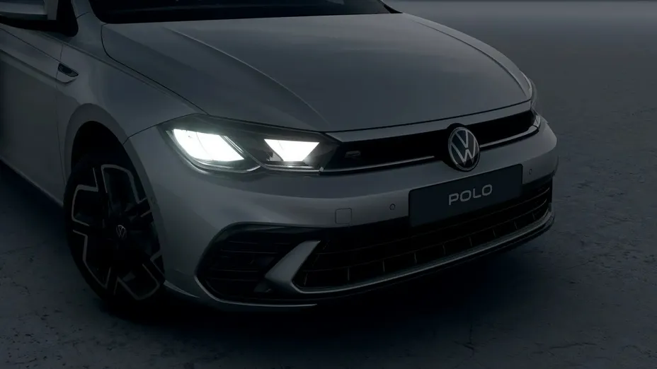 VOLKSWAGEN Polo -